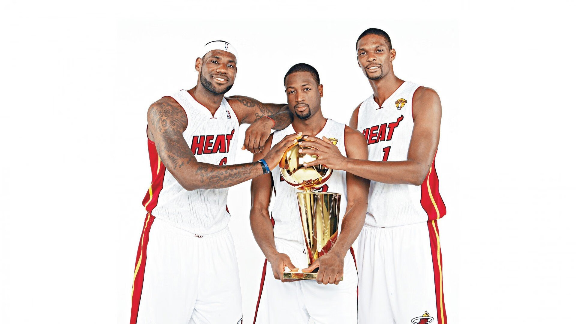 世界杯金球得主欧冠首秀表现抢眼 谈及压力直言“习惯舞台”